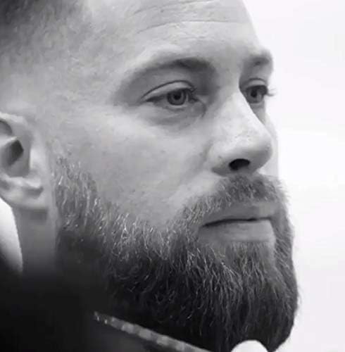 How to Use: Uppercut Deluxe Beard Oil 30ml applying oil to beard grooming routine