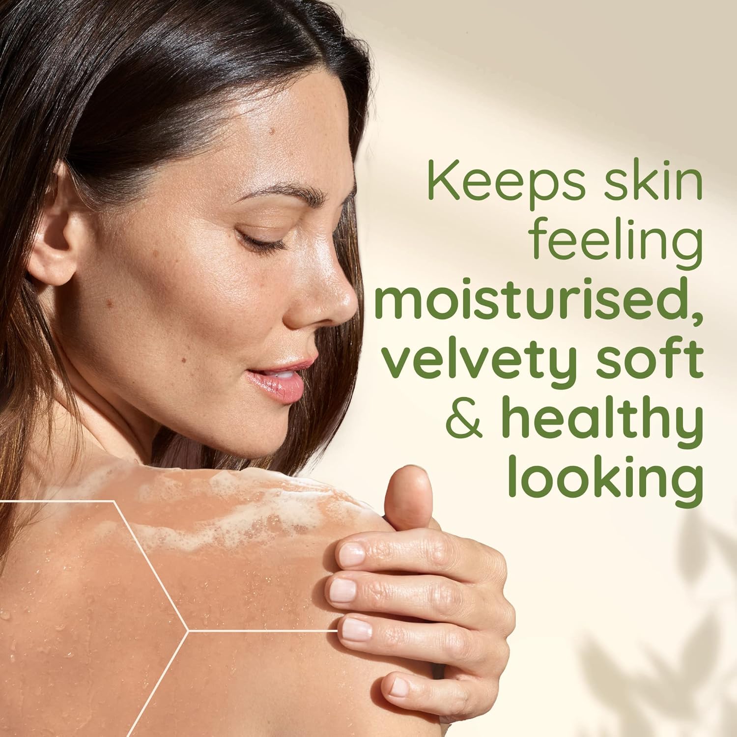 Aveeno Daily Moisturising Yogurt Body Wash with Oat & Vanilla Scent - 300ml